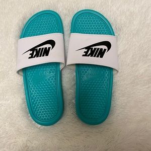 Nike Men’s Slides Size 7 NEW